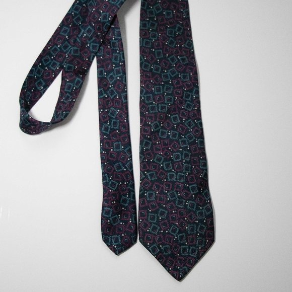 2/$40 ⭐️Men Yves Saint Laurent tie 100% silk⭐️⭐️ - Picture 5 of 5
